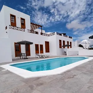 villa-livia-oceanwiew-quiet-eco.puertodelcarmen-hotels.org/
